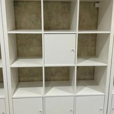 Ikea Kallax White Shelving Unit (B21)