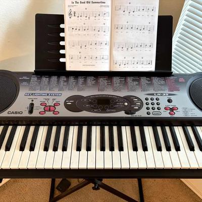 Casio LK-35 Keyboard w/Stand