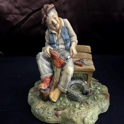 Naturecraft England Ref No. 805 "Shoe Mender" Ceramic Figurine 