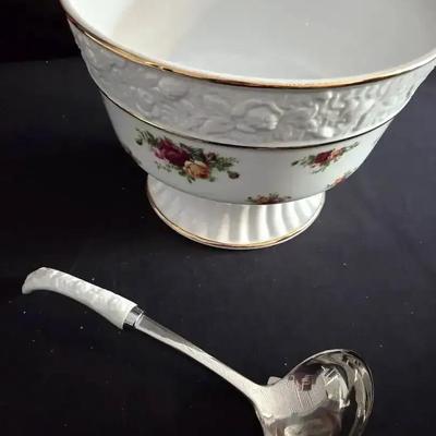 Royal Albert Old Country Roses Punch Bowl And Ladle