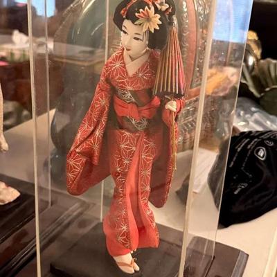 Vintage Japanese Geisha Doll w/Display Case