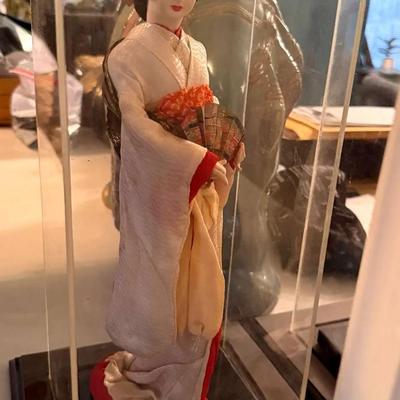 Vintage Japanese Geisha Doll w/Display Case