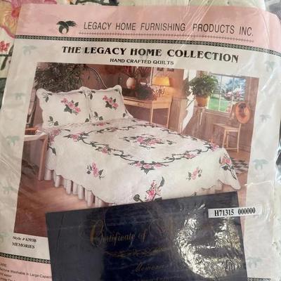 KING SIZE HANDCRAFTED QUILT FROM THE LEGACY HOME COLLECTION 