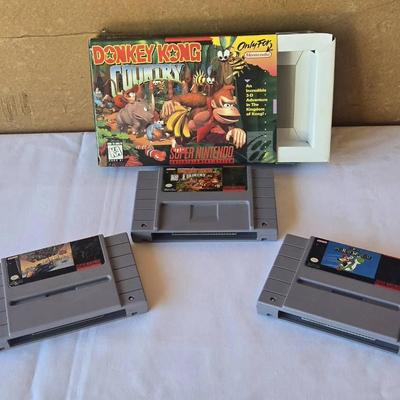 Super Nintendo Game Lot – Donkey Kong Country (Boxed), Super Mario World, and Top Gear