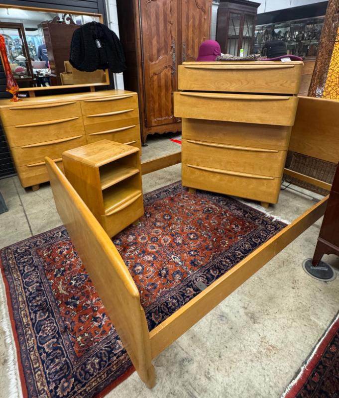 Sale Photo Thumbnail #243