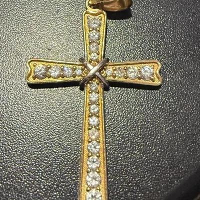 ✨ 10K Gold Diamond Accent Cross Pendant – Brilliant Faith & Classic Style ✨