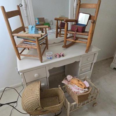 Vintage Baby Pram Rolling Crib Baby Doll Baby Chairs And Books And Others