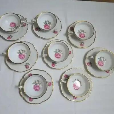 Vintage China Tea Cups And Saucers From "The Dundee" pattern by Hutschenreuther Selb