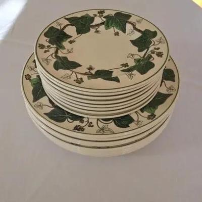 Set Of Eight Napoleon Ivy Wedgewood Dessert And Salad Plates