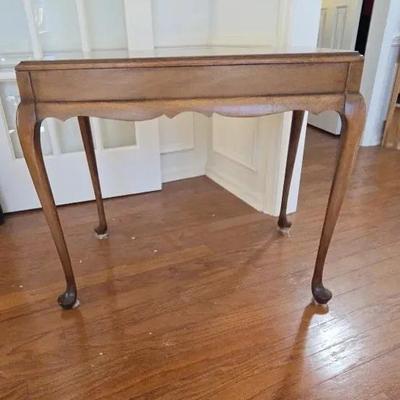 Solid Wood Queen Anne Style Tea Table
