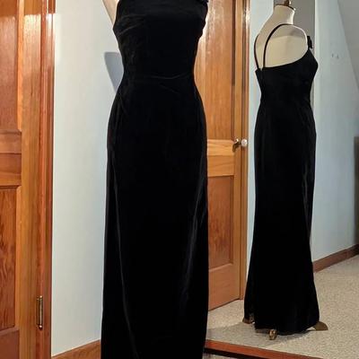 1970's German Neideck Velvet Jobi Evening Gown