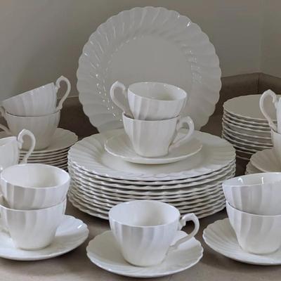 Myott Olde Chelsea Staffordshire Dinnerware 