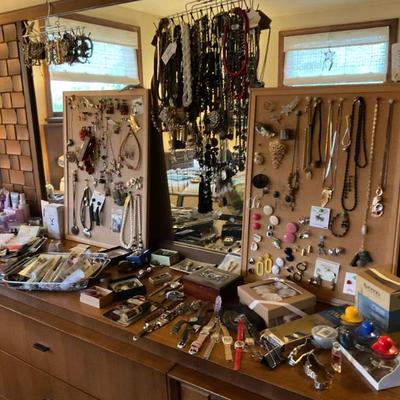 Sale Photo Thumbnail #109