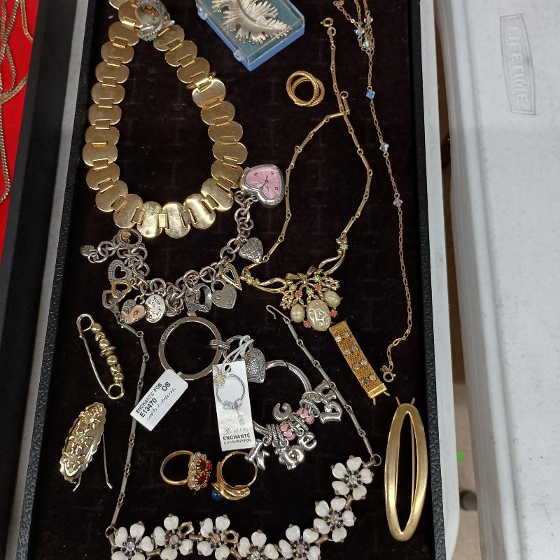 Sale Photo Thumbnail #9