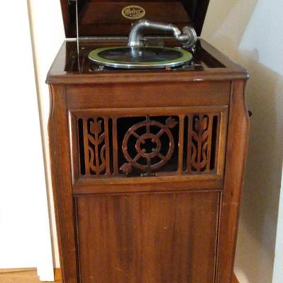 Meteor Floor Phonograph “The Star of the Talking Machine World” Piqua, Ohio -c. 1920s WORKS!