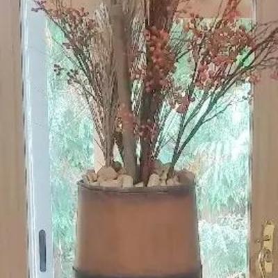 Rustic Barrel-Style Wooden Vase with Dried Floral Arrangement
