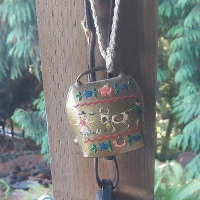 Hand-Painted Swiss Cowbell with Floral Design (Mid-20th Century)
