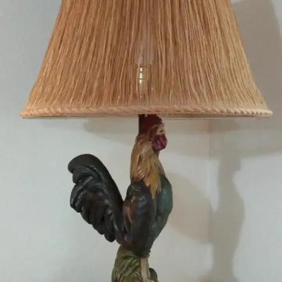 Vintage Rooster Table Lamp with Textured Shade
