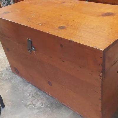 Antique Pine Storage Chest – Handcrafted Trunk (c. 1900s–1920s)