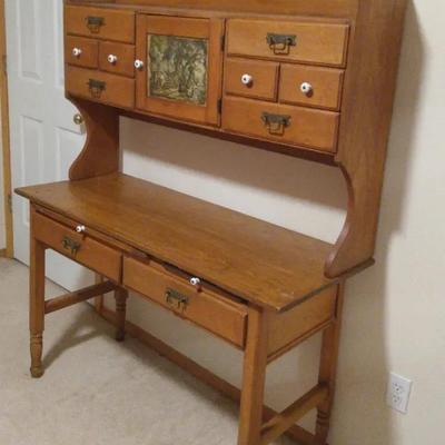 Oak Hutch Desk with Decorative Center Panel and Porcelain Knobs (c.1930s–1940s)”