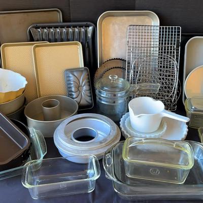 Baking Dishes & Sheets Featuring Pyrex