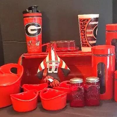 Rachael Ray Bowls, Red Metal Bread Box, Canisters & Georgia Bulldogs Kitchenware