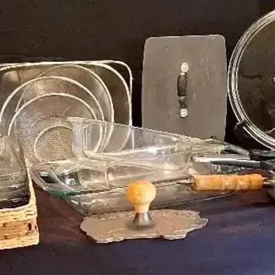 Kitchen Cookware & Bakeware Collection – Pyrex, Anchor, Fryer Pans & More