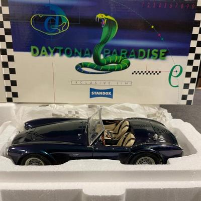 1/18 SCALE RETIRED MODEL DIECAST - RARE