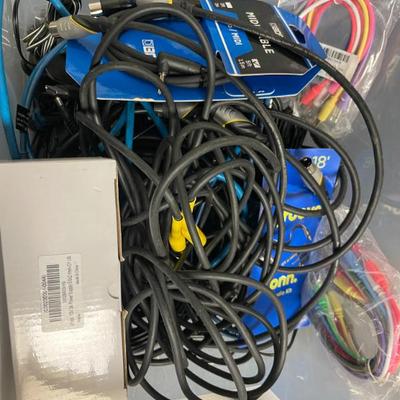 CABLES/CORDS/MIDI/ETC