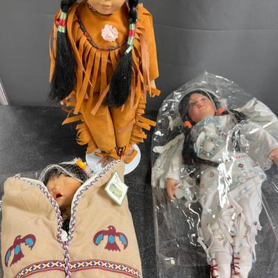 NATIVE AMERICAN DOLLS