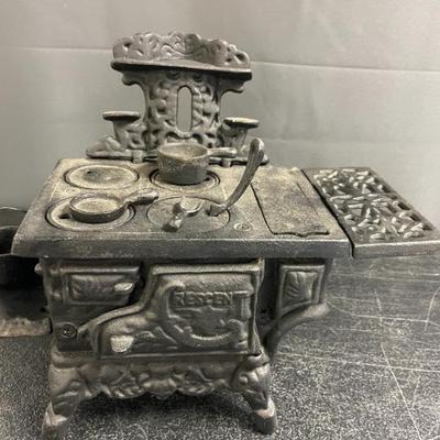 CAST IRON STOVE & ACCESSORIES
