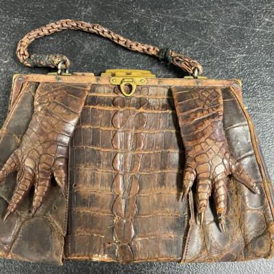 ALLIGATOR PURSE