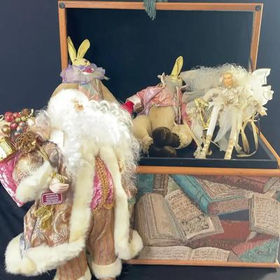 Chest with Bunnies and Santa