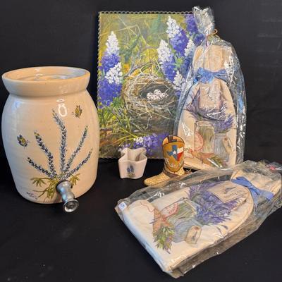Bluebonnet Crock and Round Top Art