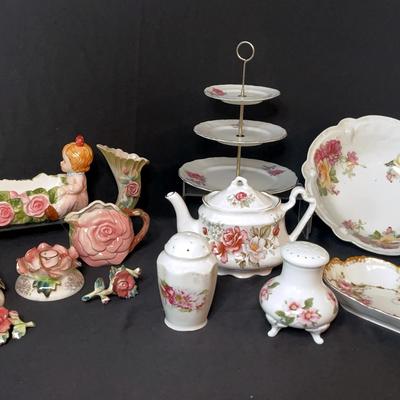 Antique Style Porcelain Rose Set 