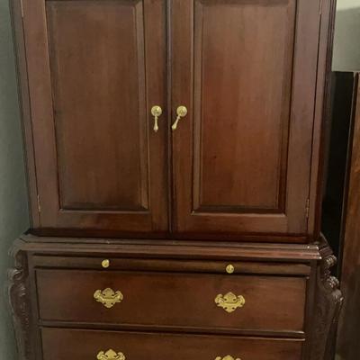 Armoire Chest