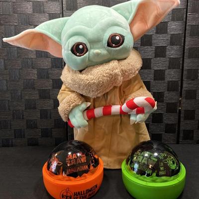 Christmas Yoda With 2 Star Wars Light Projectors (needs Batteries)