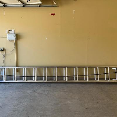 Werner 250lb 32ft Ladder Extendable 