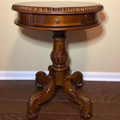 Round Pedestal Side Table (29”x23”x23”)