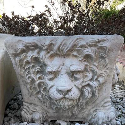 Lion Concrete Planter