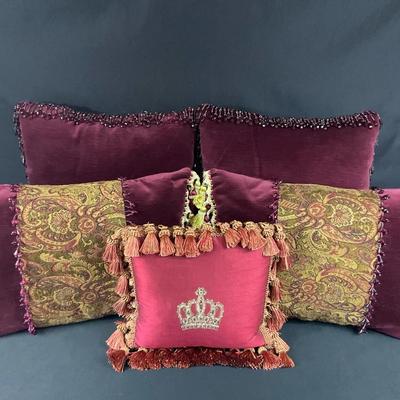 Decorative Pillows With Beaded Tassels 