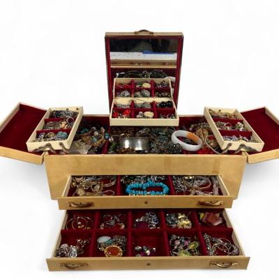 Sale Photo Thumbnail #289