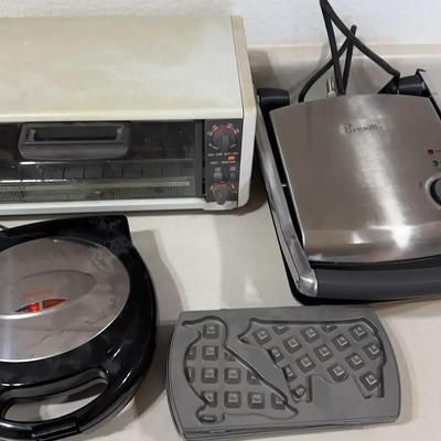Kitchen Appliances - Black & Decker Toaster Oven, Sunbeam Waffle Maker w/ Inserts, Breville Panini