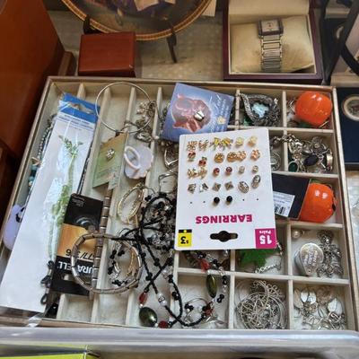 Sale Photo Thumbnail #50