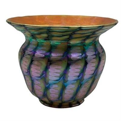 Sale Photo Thumbnail #15: Lot 014   
Quezell Signed Art Glass Lamp Shade