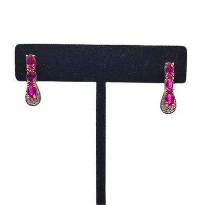 Lot 050-026   
18K Yellow & White Gold Ruby & Diamond Earrings