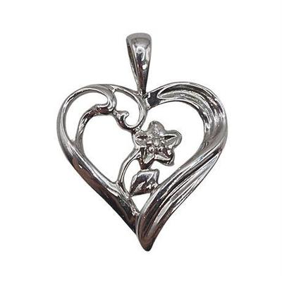 Lot 028 
Sterling Silver Heart Pendant
