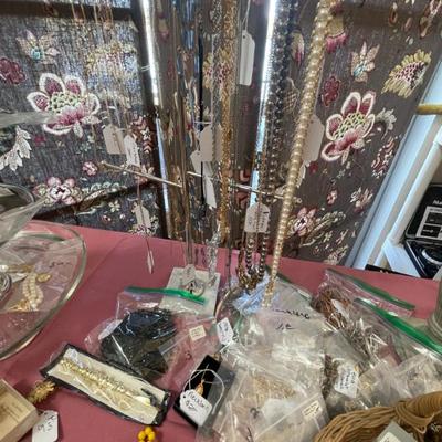 Sale Photo Thumbnail #170