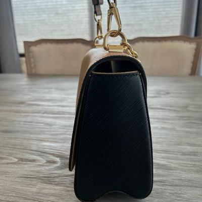 Sale Photo Thumbnail #650