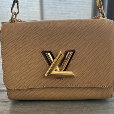 Sale Photo Thumbnail #649